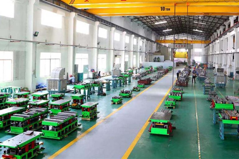 Automotive stamping die supplier manufacturing large automotive stamping dies